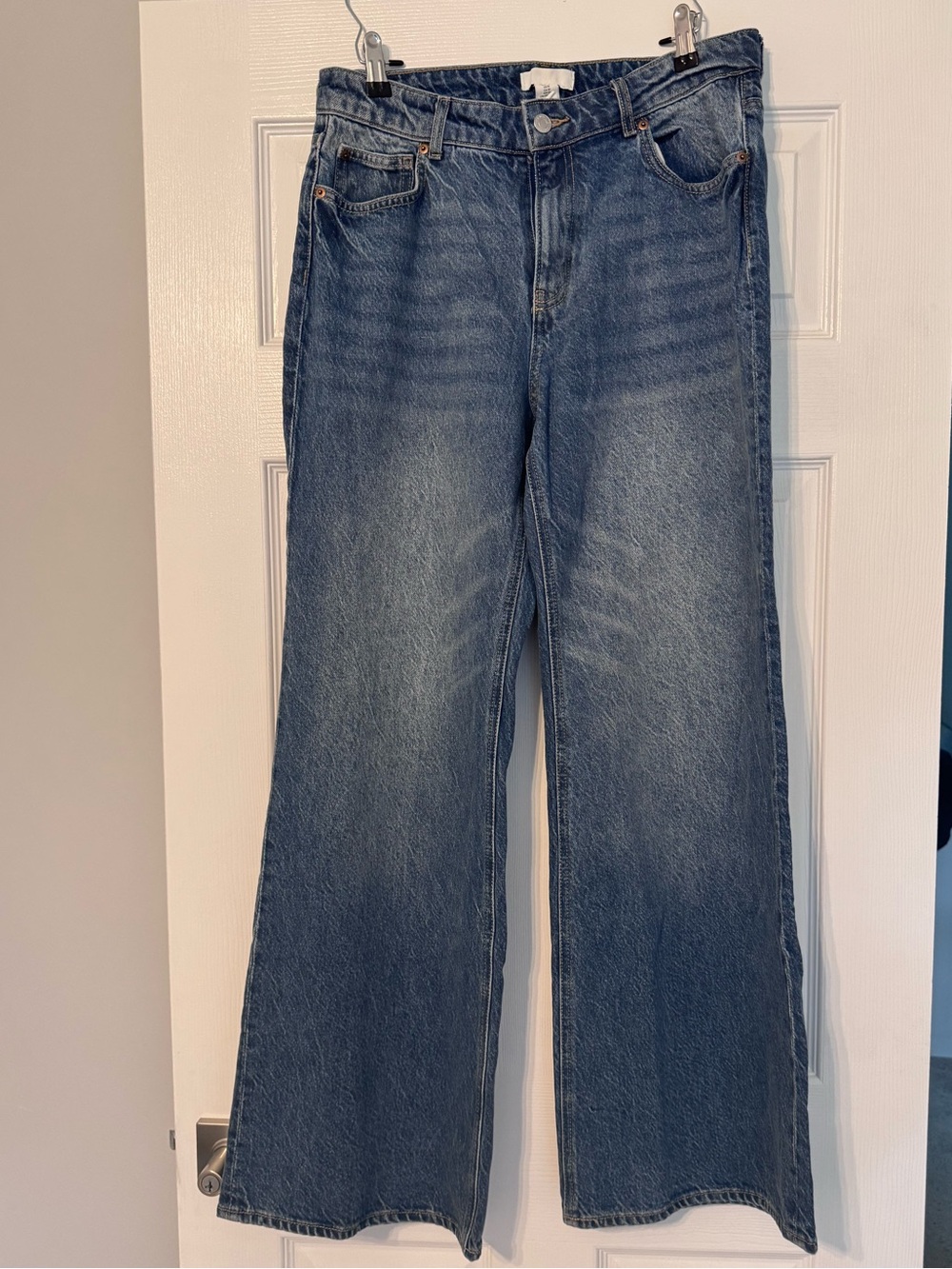 H&M Classic Wide-Leg Women’s Jeans in Medium Blue